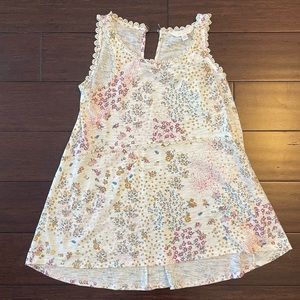 LC Lauren Conrad - Flowy tank top